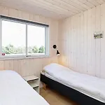 5 Star Holiday Home In Vaeggerlose