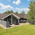 5 Star Holiday Home In Vaeggerlose Bøtø By