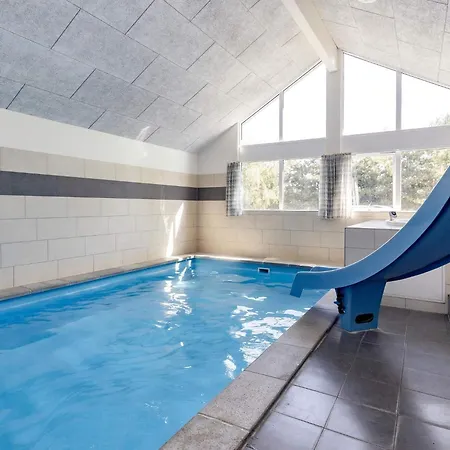 Дом отдыха 20 Person In Vaeggerlose