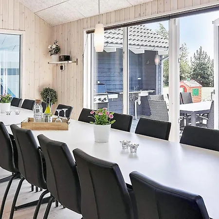 20 Person In Vaeggerlose *