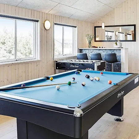 20 Person In Vaeggerlose *