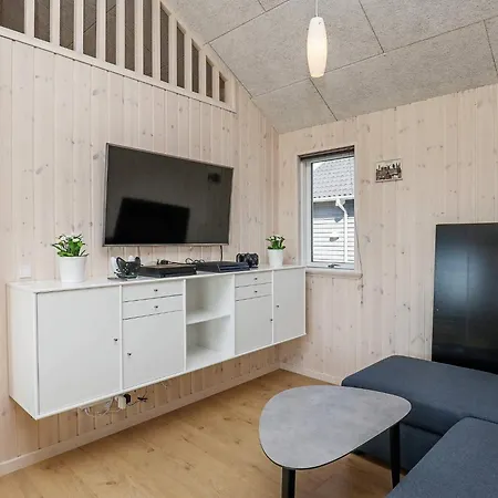 5 Star In Vaeggerlose Bøtø By