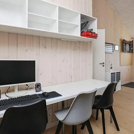 20 Person In Vaeggerlose *