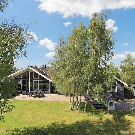 Дом отдыха 20 Person In Vaeggerlose Boto By