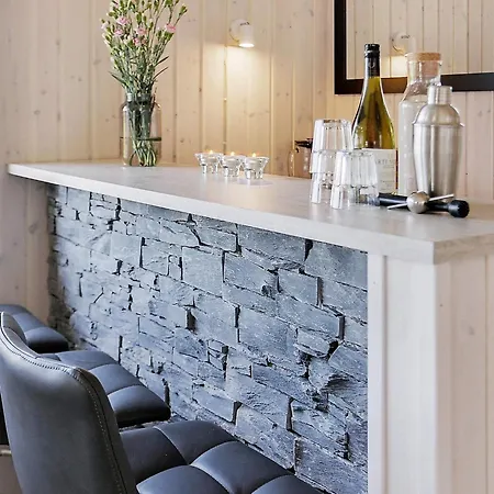 20 Person In Vaeggerlose * Boto By