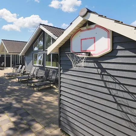 Дом отдыха 20 Person In Vaeggerlose *