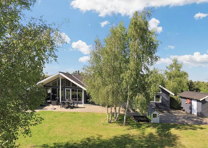 Feriehus 20 Person In Vaeggerlose Bøtø By